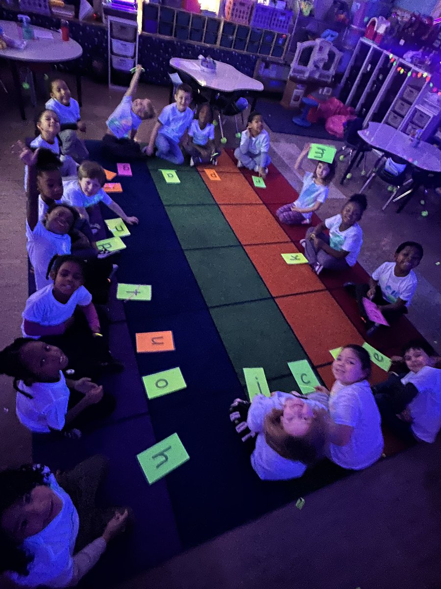 Ms Hunter tweet media