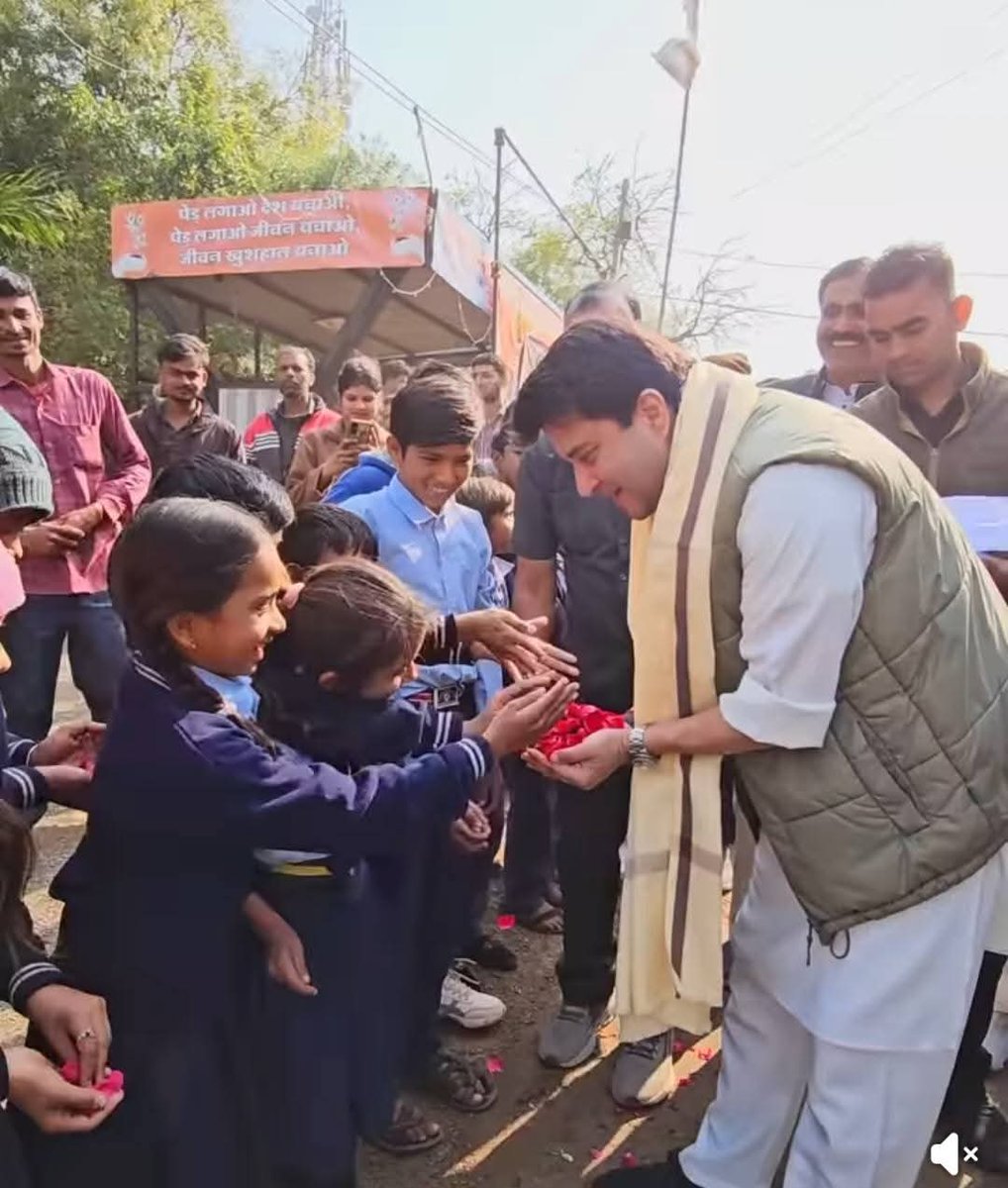 #जो_खानदानी_रईस_हैं, 
#वो_मिजाज़_रखते_हैं_नम्र_अपना"🙏❤️
<a href="/JM_Scindia/">Jyotiraditya M. Scindia</a>