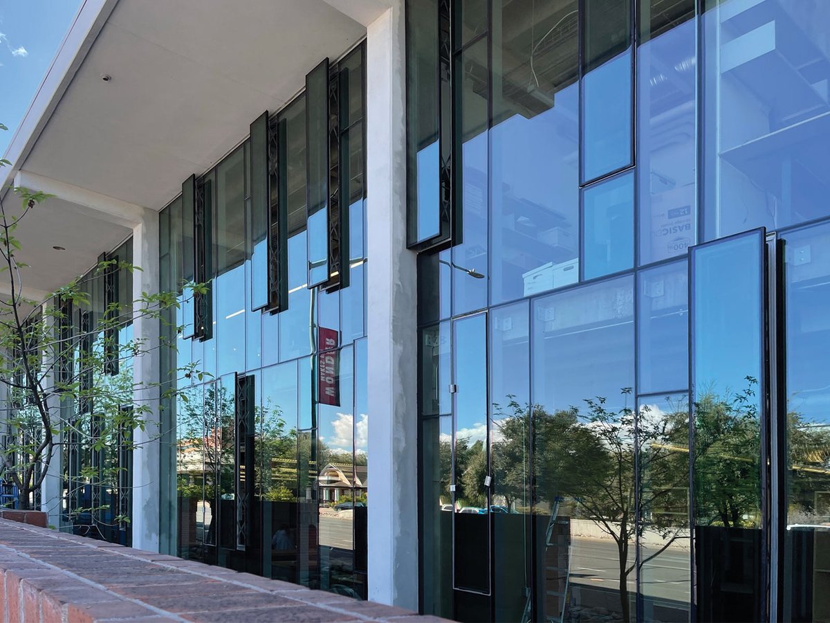 FenestrationInc's tweet photo. College of Architecture, Planning and Landscape Architecture
Automated operable parallel-projecting windows providing natural ventilation to studio spaces. The system facilitates data collection as it relates to designing and monitoring healthy indoor environments. https://t.co/McuqGlyF5h