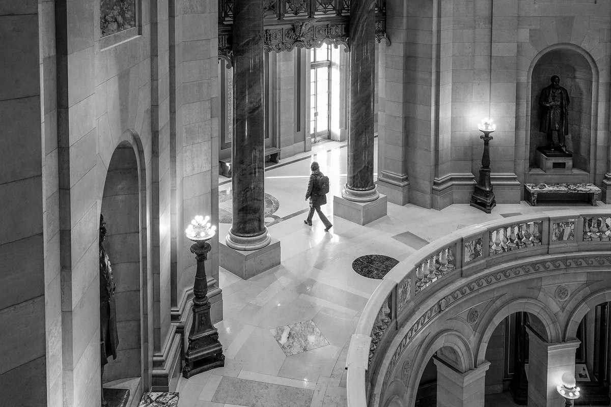 MNHouseInfo's tweet photo. A visitor strolls through the Capitol Rotunda Thursday morning.

📸 Andrew VonBank

#mnleg https://t.co/BdY3a6EPSH