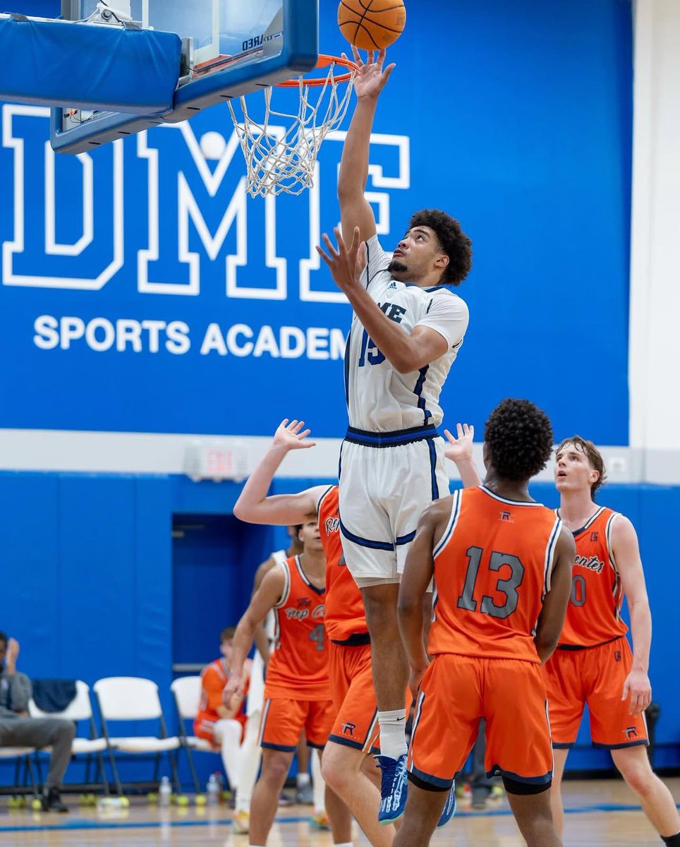 The shooting guard Stephen Jackson Jr, the forward Jemeh Jones and the center Gabe Stewart complete the Puerto Rican prospects on the DME Post Grad team.