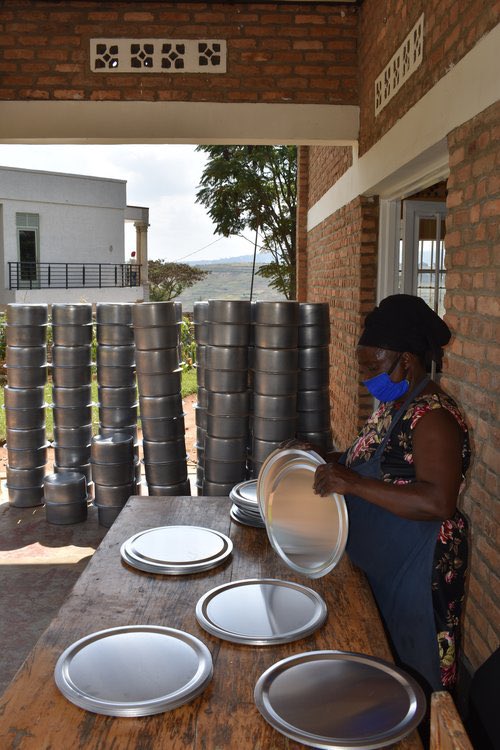 For #28YearsOfImpact , the #Rwanda Women Network has empowered women to lead the fight against deforestation in the Eastern Province. Through education, reforestation, and sustainable practices, they've been transforming landscapes and communities for a greener future.

Read more