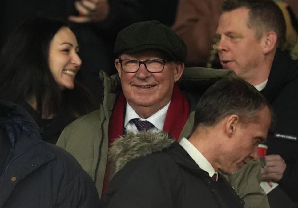 centredevils's tweet photo. If Sir Alex smiles, we all smile. ❤️ https://t.co/60u4XHGSM5