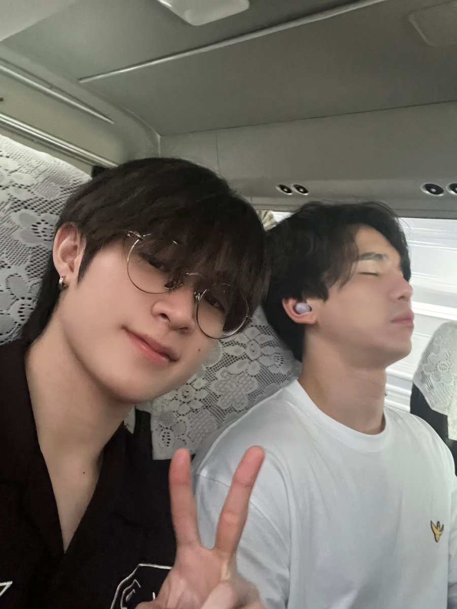 COSMlC_AMBER's tweet photo. I’m excited about what #MaxNat have coming up! Nat’s graduation, SunNuea, Zomvivor, their 6th anniversary, heartdisk 3rd anniversary, whatever they may have planned that we don’t know about yet, &amp; whatever opportunities come their way.+ 
#AlwaysWithMaxNat #ฮาร์ทดิสไปกันต่อ https://t.co/1Mz7Oh2buN