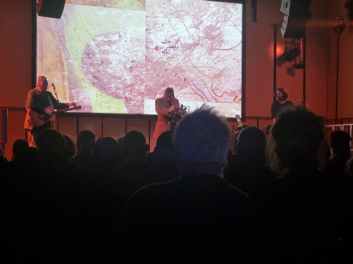 Johnny__Mcr's tweet photo. 3 shit photos of LYR at Liverpool philamonic music room https://t.co/kqwpdliOL5