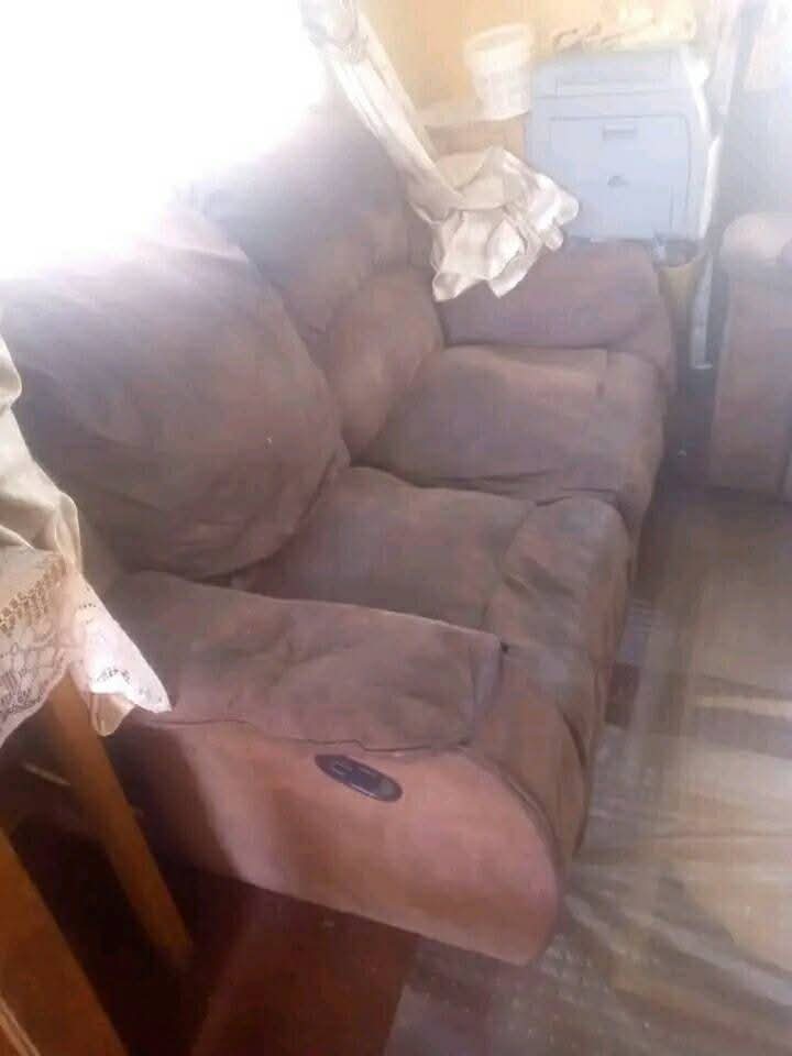 Nason10pin's tweet photo. The photos illustrates before and after..pls retweet my client might be on your timeline..we are specialized in recliner upholstery call 0779694734 https://t.co/uF6BRSjBaq