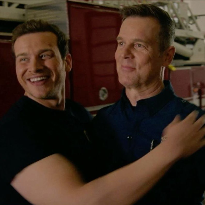 buddiesheart's tweet photo. same relationship, different show https://t.co/RkRsAHhYwC