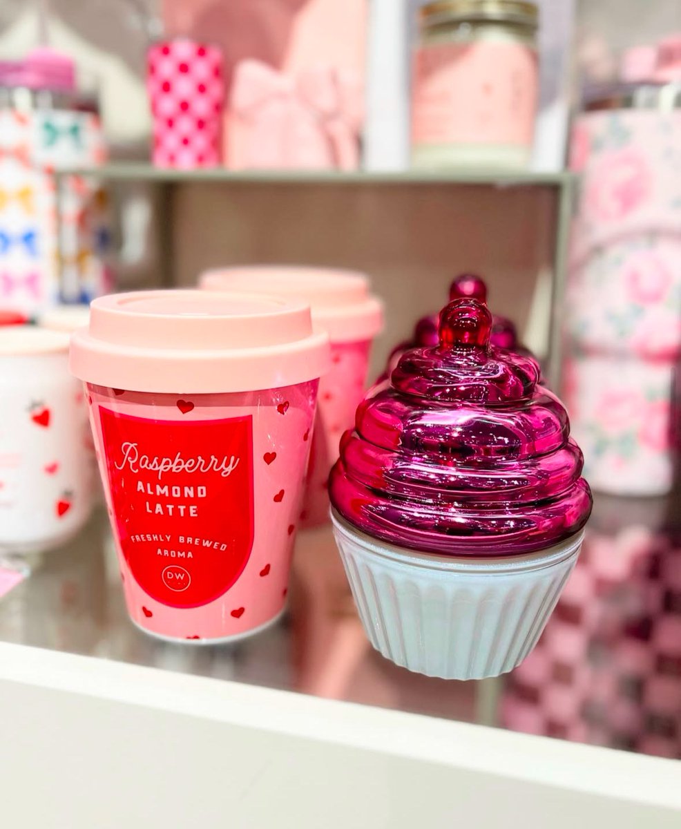 LakesideVLG's tweet photo. Love is in the air at Francesca’s! 💕 From adorable Valentine’s-themed gifts to stylish outfits perfect for date night or Galentine’s, Francesca’s has everything to make your heart skip a beat! https://t.co/szTL4qluXS