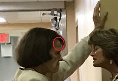 GIJoey888's tweet photo. What are they holding over #SenLisaMurkowski 🤔 https://t.co/lQmyHV0rMe