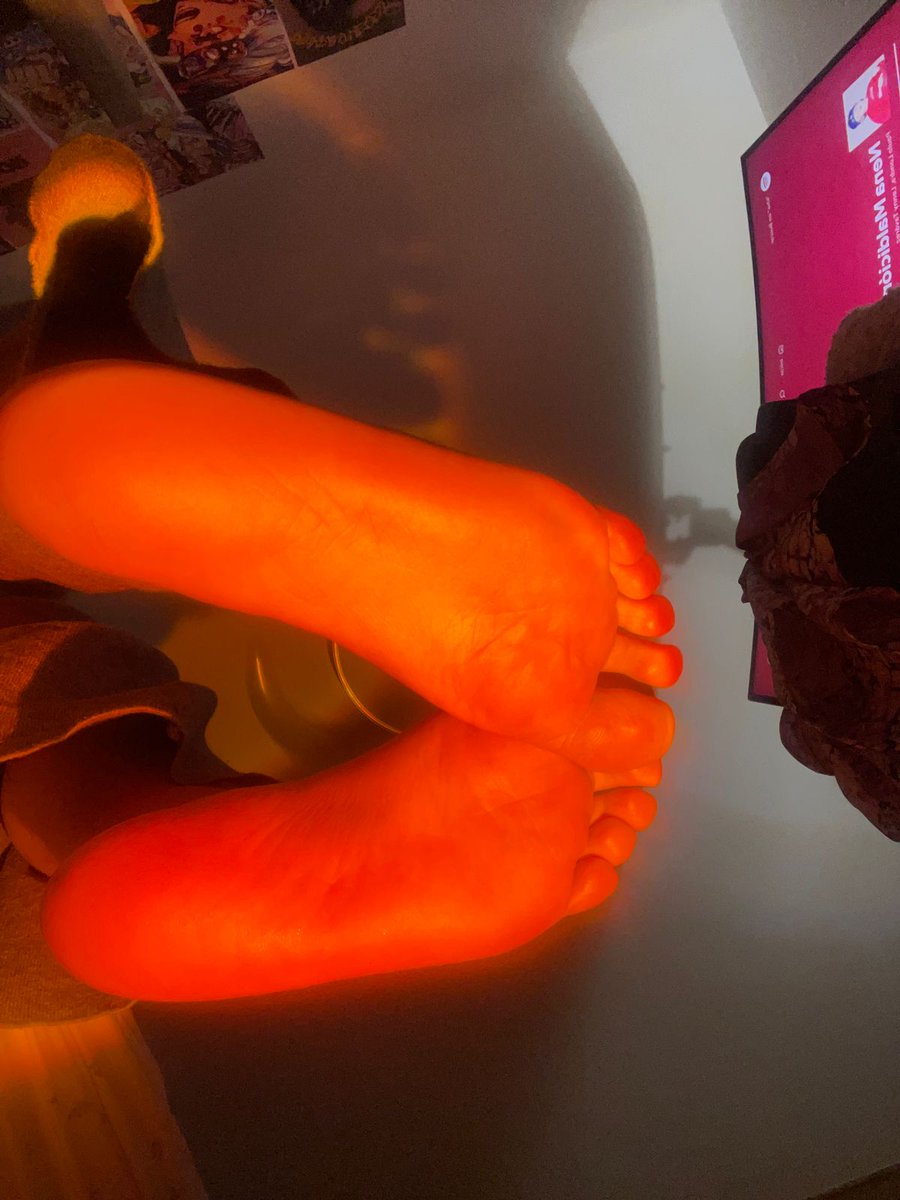 FeEtiSh_62's tweet photo. Piecitos 😝💗
#feetworship #feet #Feet #pies #piespequeños #pequeño #footfetist #fetish #feetfinder #feetmodel #prettyfeet #prettytoes #feetlovers #feetpics #barefeet https://t.co/AYmpeNTCKP