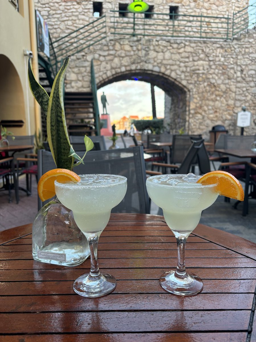 Margaritas to end a brilliant day in Curacao 🇨🇼 😎🌞