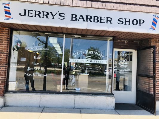 QuinnFoley5's tweet photo. I would like to thank Jerry’s Barber Shop for everything these past 4 years. It’s been amazing journey with these barbers. That being said, I have entered my hairline into the transfer portal. I have countless years of eligibility, and excited for the next chapter ahead. https://t.co/dg7i9ZMqYG