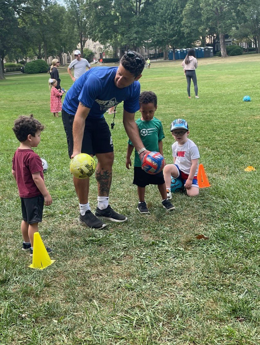HotShotsSports's tweet photo. Looking to become a sports coach?🚨

Click the link below to apply today!
https://t.co/IbSPYJzqjy https://t.co/yDDlaEE2rG