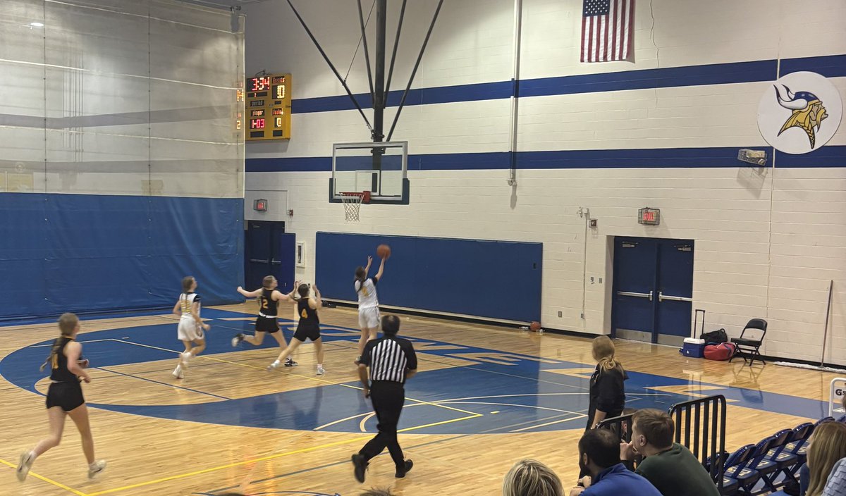 JonSchultzFHN's tweet photo. C Team Basketball leads 20-10 at half. https://t.co/zOkMZbhc39