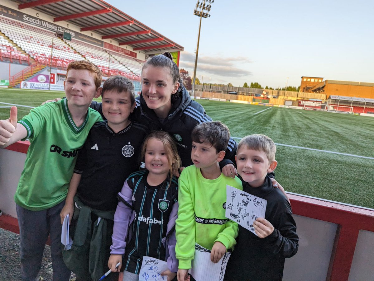 Lisawalsh91's tweet photo. @caitlin5hayes gutted 2 c u go 💔thnx for everything you done for womens football and the young fans 💚 wishing you all the best 💚hail hail https://t.co/AHbOiILJFN