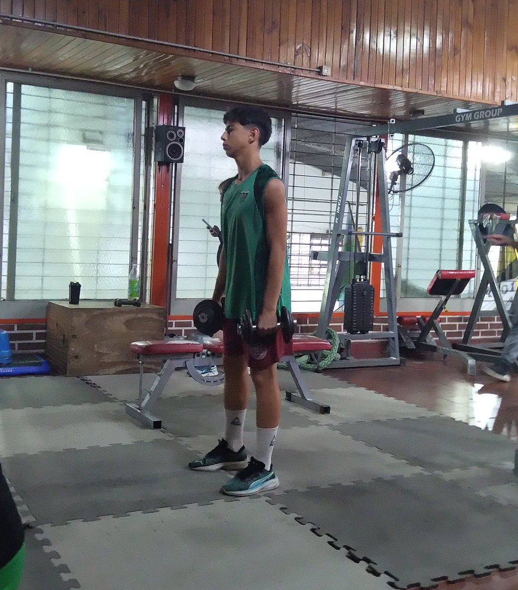 deLanusYde's tweet image. #DeLanúsYDe San Martín de San Juan, hasta se anima con los colores de su clasico el pingüino interprovincial