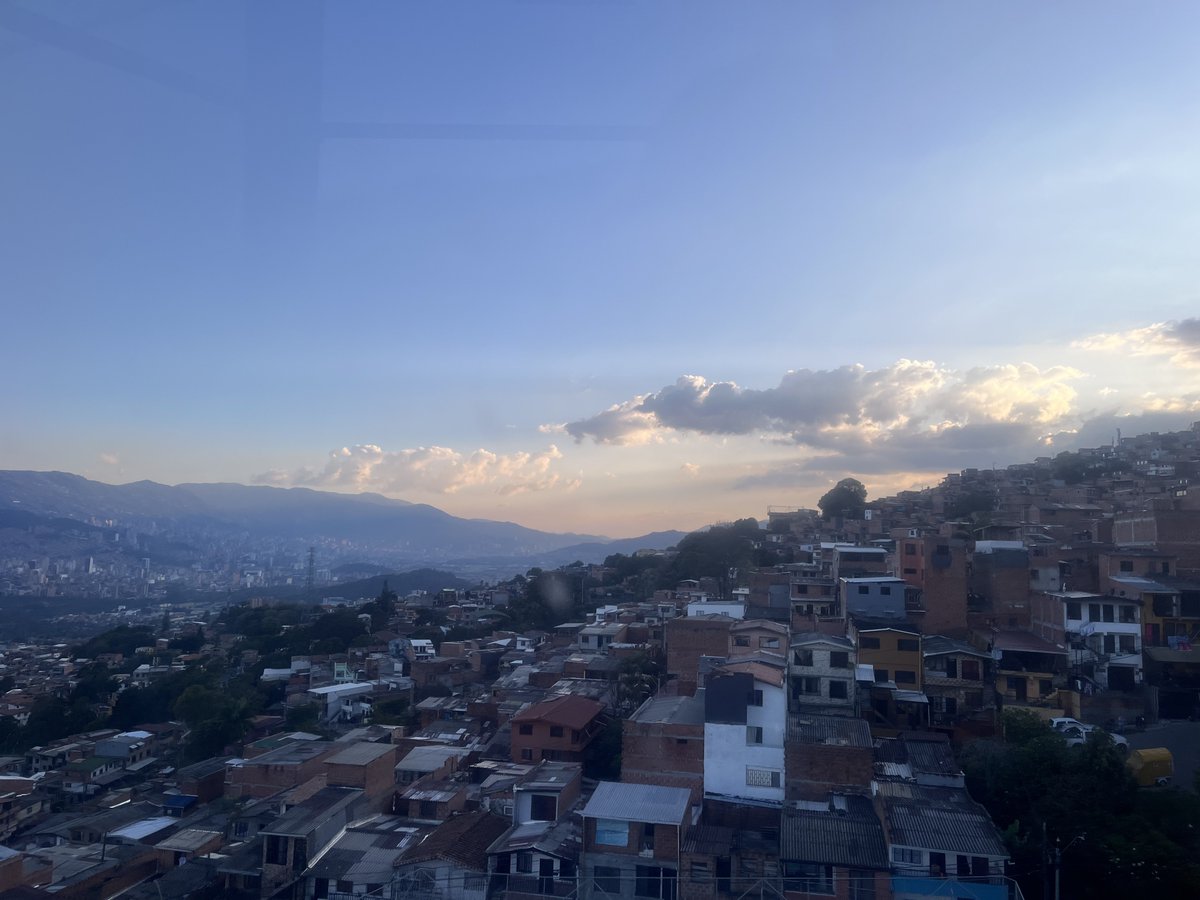 luchin1002's tweet photo. Hace rato no usaba el @metrodemedellin vuelvo y así me reciben, que tal ? https://t.co/R19bXafd2m