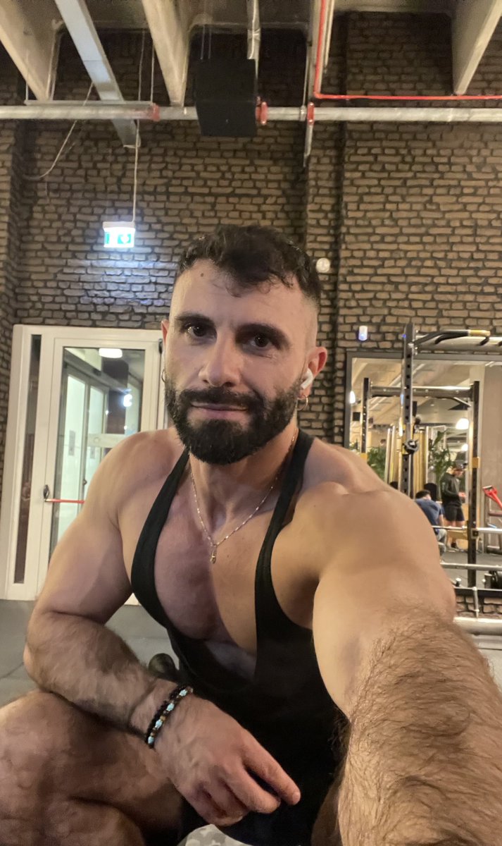 morice2589's tweet photo. #workout 💪🏼💦 https://t.co/Ay8FEHg9p0