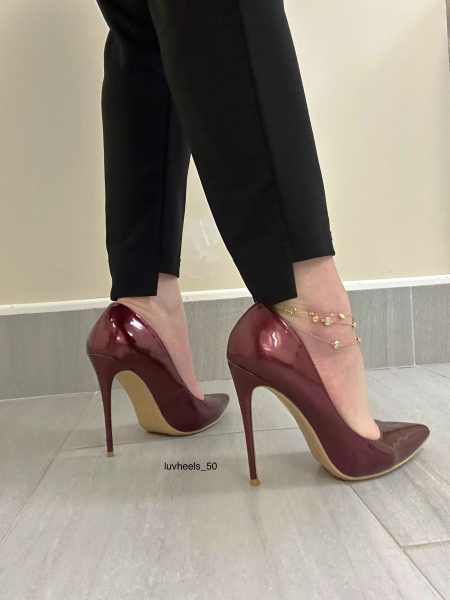 luv_heels's tweet photo. #luvshoes #highheels #heels #thursdayvibe #officeheels #stilettos #shoes #heelsinpublic #shoesoftheday https://t.co/a6etPUioGr