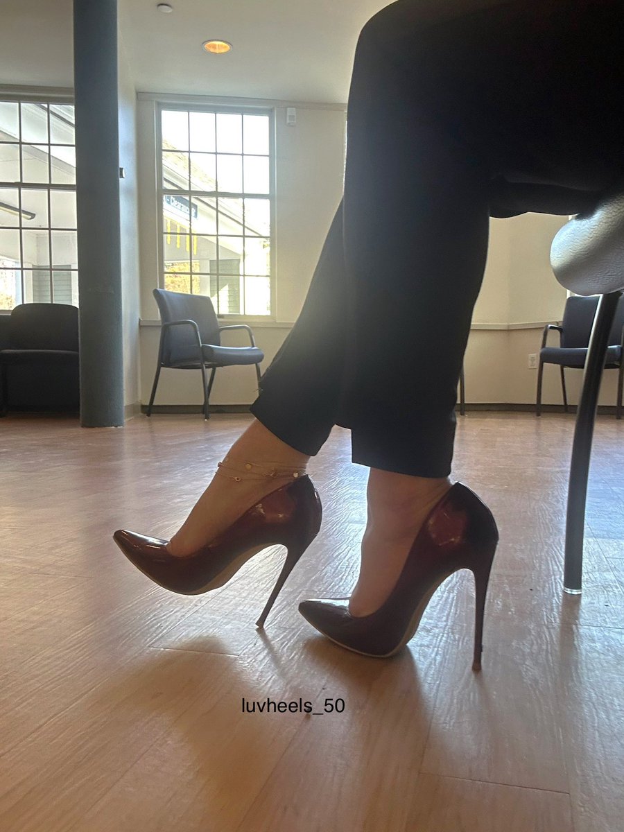 luv_heels's tweet photo. #luvshoes #highheels #heels #thursdayvibe #officeheels #stilettos #shoes #heelsinpublic #shoesoftheday https://t.co/a6etPUioGr