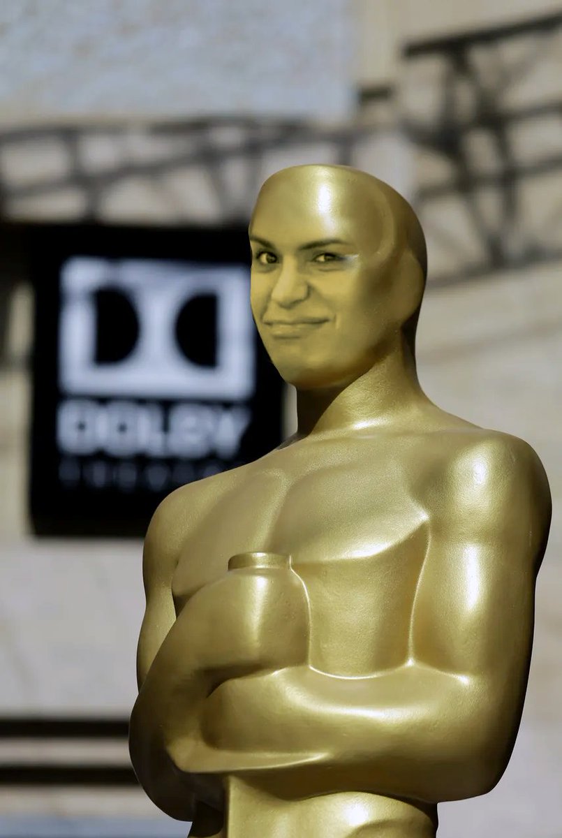 LuisValLe_A's tweet image. El #Oscars viendo las 13 nominaciones que le dieron a una película toda culera