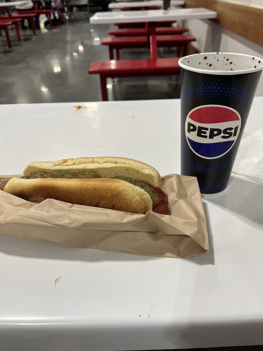 dirtybird_don's tweet photo. Sigh… dinner alone. Again. All by my lonesome at the restaurant tonight. When will my prince come? #MrLonely https://t.co/MmvLCoTg01