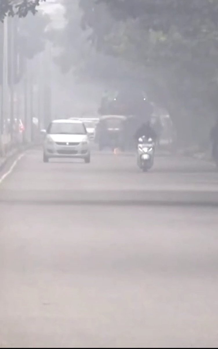 kanpurtak's tweet photo. #Noida: UP में एक बार फिर मौसम बदल गया।
⚡नोएडा और मथुरा में तेज बारिश हुईं, गाजियाबाद में सुबह बूदाबांदी हुई।
⚡मौसम विभाग ने आज 19 जिलों में बारिश का अलर्ट जारी किया है, कुछ जगहों पर तेज हवाओं के साथ बिजली भी गिर सकती है।
#UttarPradesh #weatherforecasttoday https://t.co/ye1bHrSHzH