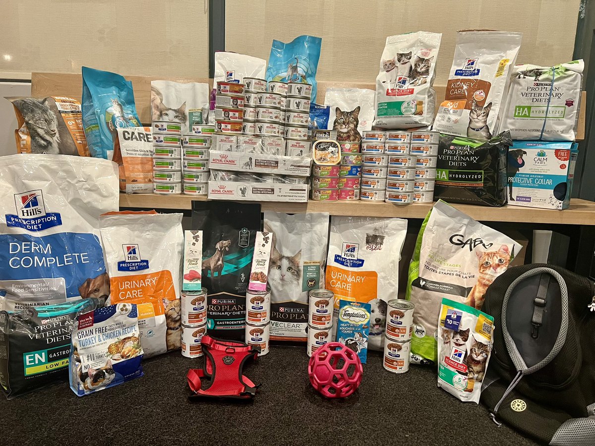 THANK YOU for supporting our pet food drive for <a href="/parkdalefoodbnk/">Parkdale Community Food Bank</a>, Annex Cat Rescue &amp; the Community Veterinary Outreach clinics at the <a href="/YSM_TO/">Yonge Street Mission</a>! We are so grateful for your amazing donations! ❤️ #roncy #highpark #roncesvalles