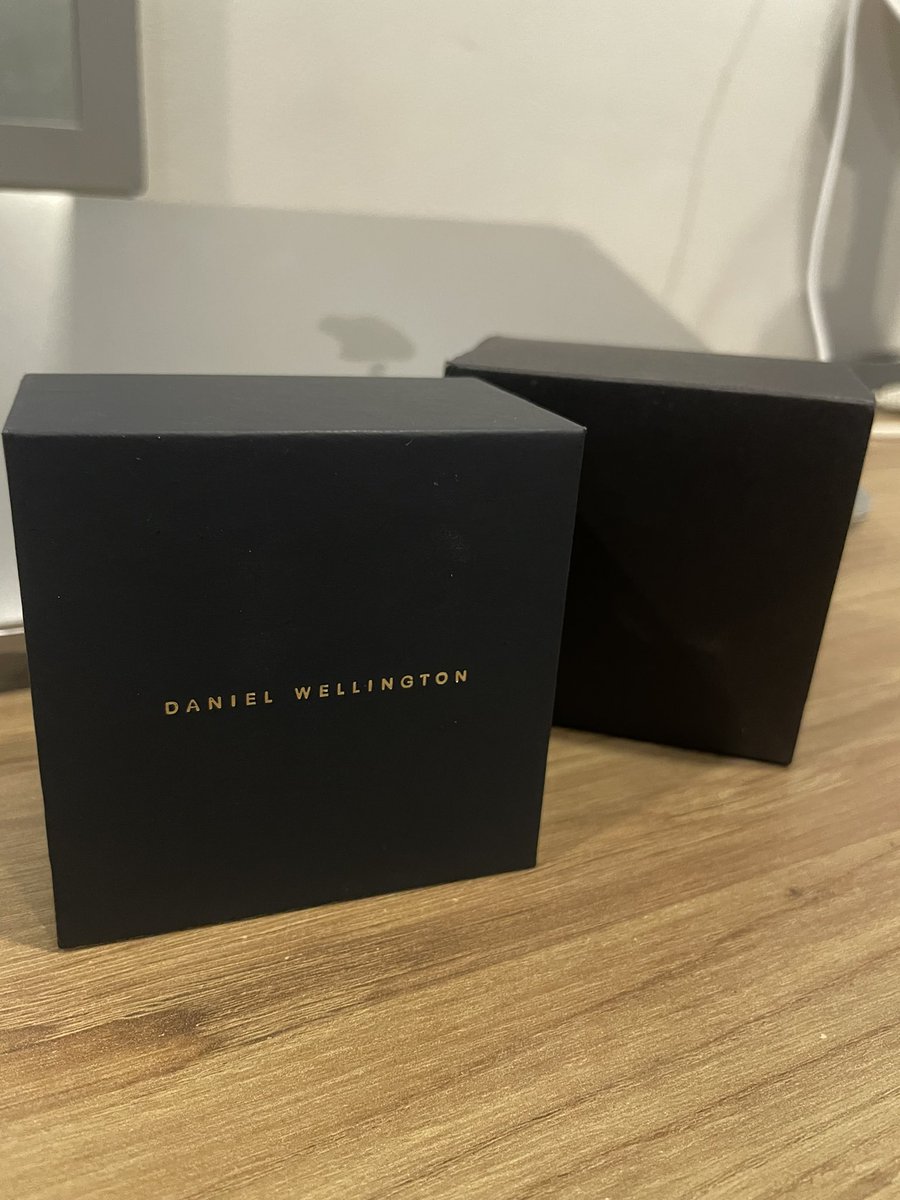 Welshly_cg's tweet photo. แหวน daniel wellington ของแท้ สีโรสโกลด์ อุปกรณ์ครบ

🤍 ไซส์ 10 us ( 60 - 62 mm )
🤍 ขาย 600 ฿ 

cf dm or line

#ส่งต่อแหวน #ส่งต่อdanielwellington #ส่งต่อdw #แหวนdw #เครื่องประดับสภาพดี  #แหวน #dw #ส่งต่อเครื่องประดับ #ส่งต่อdw #แหวนdw #แหวนDW #สร้อยคอ #เสื้อผ้ามือสอง https://t.co/shCU4boRLQ