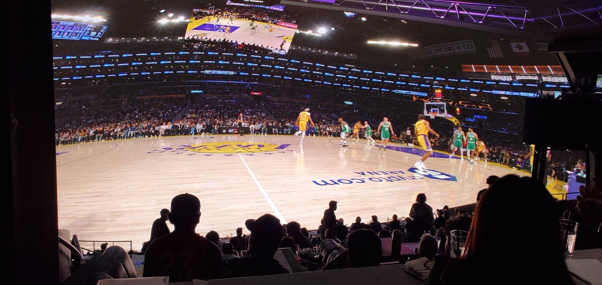 DionApollo's tweet photo. Watching the Lakers Game at the #Cosom, the screen 👀🔥🔥🔥 https://t.co/jw4SKZo02S