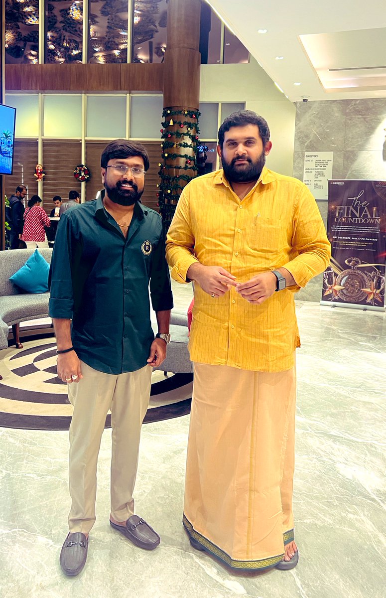 Dhoti Pride🧡

Wearing the most trusted Ponduru Khaddhar Dhoti!