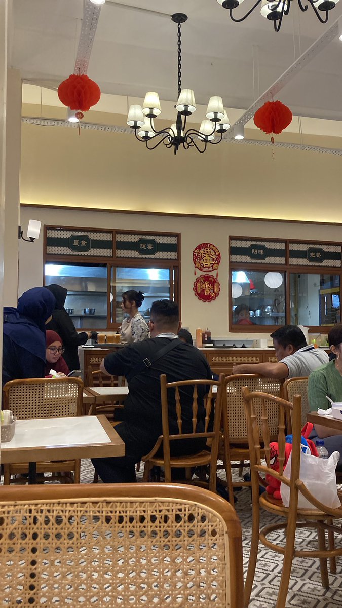 mirae279_'s tweet photo. 📍Mentari Kopitiam
After jogging, roti bakar srikaya ya enak🤩

#batam #tourbatam #guidebatam https://t.co/xRAK2RsKaT
