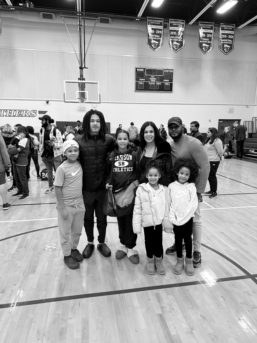 MamaMoodyX5's tweet photo. Our girl, Layla, ended her basketball season with a game against her bestie, a SWEET win and a GREAT 3-pointer! #AllNet #MyGirl #SoHappy @FISD_PearsonMS @D_Moody01 https://t.co/6LeacPKJRT
