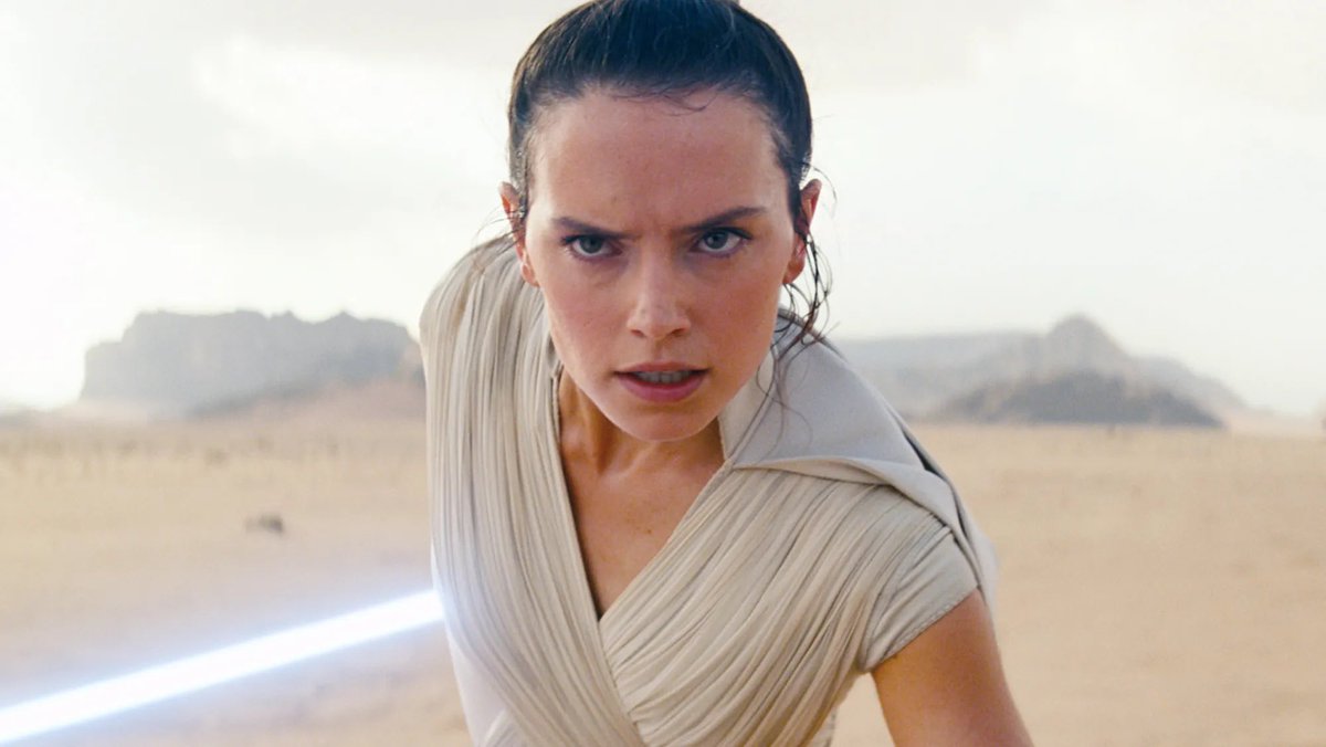 SirSnipeyy's tweet photo. You know what the Sequel Trilogy needed? Rey losing a fight. It became hard to feel scared for her when she never lost a duel, unlike Obi-Wan, Anakin, and Luke. https://t.co/KjdYRigCCR