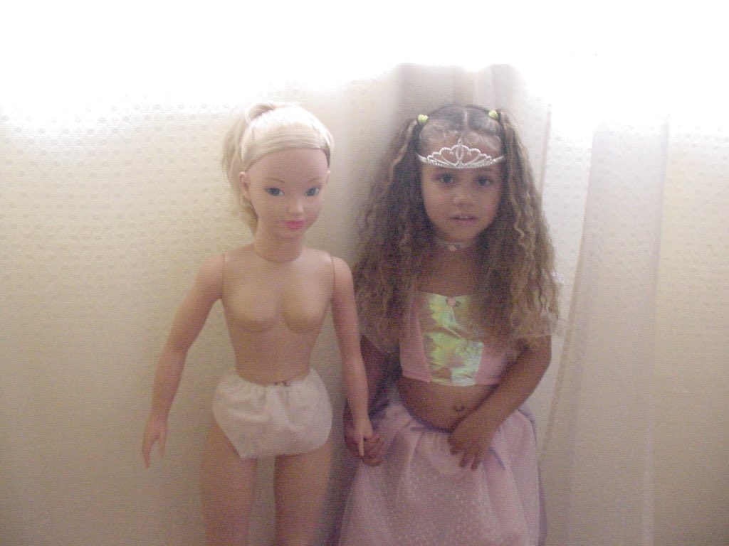 huindade's tweet image. gente essa roupa era da minha boneca