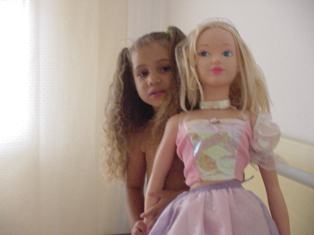 huindade's tweet image. gente essa roupa era da minha boneca