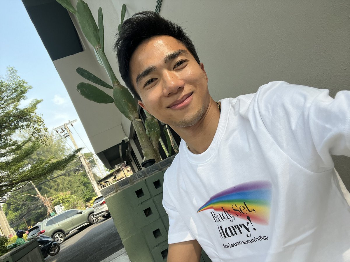 READY,SET,MARRY! รักพร้อมจด สมรสเท่าเทียม 
ประเทศไทยได้ก้าวสู่ยุคใหม่แห่งความเท่าเทียม ❤️ ความรักทุกแบบได้รับการยอมรับอย่างเป็นทางการ! 🎉
วันนี้คู่รัก LGBTQIA+ ทุกคู่สามารถจดทะเบียนสมรสกันได้แล้ว ผมเชื่อว่าความรักไม่จำกัดเพศ ทุกหัวใจมีสิทธิ์ในการรักและใช้ชีวิตร่วมกันอย่างเต็มที่