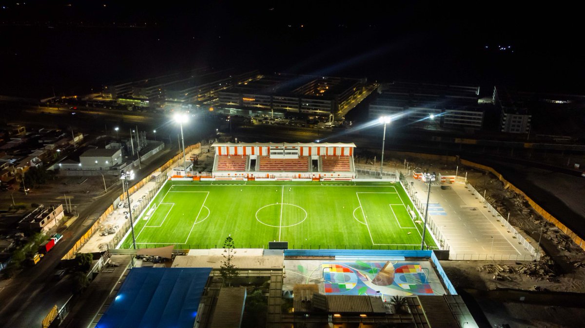 Estadios Incomprobables de Chile tweet media