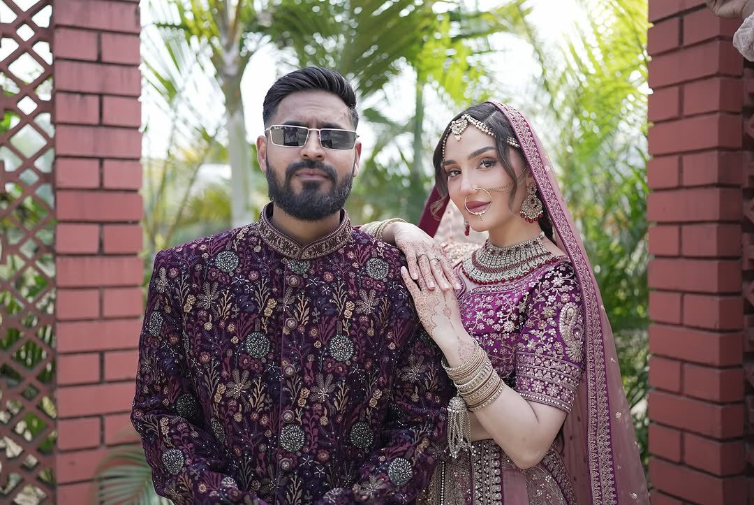 Buzzz_scrolls's tweet photo. Rapper Emiway Bantai tied the knot with Swalina! Congratulations to the newlywed couple!❤️🙌🏻😍

#emiwaybantai #married #buzzzookascrolls https://t.co/KFjVAAfQ3M