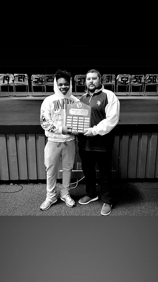 TA’LON DEVAULT (@talondevault20) on Twitter photo this picture is my reward <a href="/TDavis_Coach/">Coach Davis</a> from the day I stepped into Bryan high you always was there & had my back. You made me into a leader & a great man I couldn’t thank you enough coach.
#VikingAward this picture is my reward <a href="/TDavis_Coach/">Coach Davis</a> from the day I stepped into Bryan high you always was there & had my back. You made me into a leader & a great man I couldn’t thank you enough coach.
#VikingAward