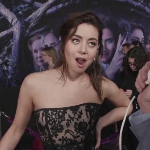 god that tongue thing turns me on.