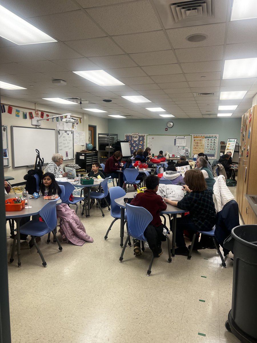 4seasonsESaacps's tweet photo. We love our STAIR volunteer readers!❤️📚⁦@AACPS_CI⁩ ⁦@AacpSeril⁩ https://t.co/NBiO9Y23tS