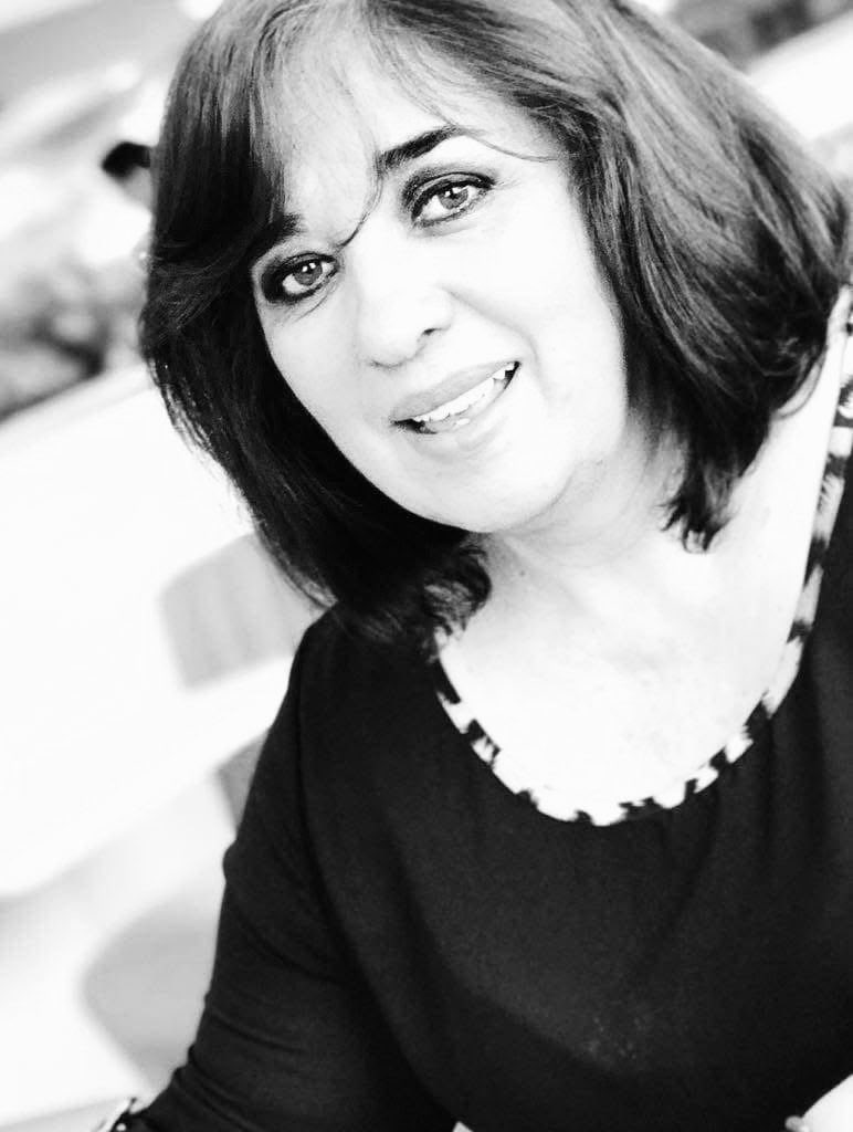 Lamento mucho la partida de mi muy estimada Marytoña. Descanse en paz María Antonieta Durán Rodríguez. A sus familiares y amigos, mi más sentido pésame y un abrazo solidario.