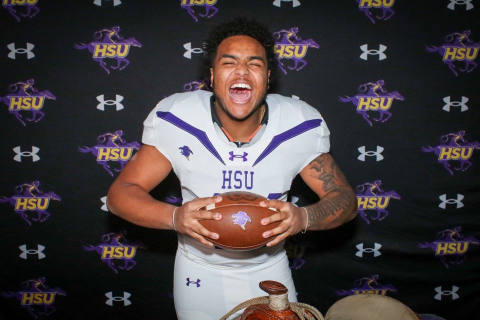 After a great talk with <a href="/CoachFloydHSU/">Logan Dwaine Floyd HSU</a> , i am blessed to receive an offer from the <a href="/HSUTX/">Hardin-Simmons University</a> !!💜<a href="/dane_hamrick/">Dane Hamrick</a> <a href="/Trejen_L/">Trejen Lawrence</a> <a href="/BoDickinson_64/">Bo Dickinson</a> <a href="/KylerMusgrave/">Coach Musgrave</a> <a href="/BorgerBulldogFB/">Borger Bulldog Football</a> <a href="/806hsscmedia/">Jasone Pearson</a> <a href="/JVNYLFILMS/">JVNYL FILMS</a> #GOD.DID
