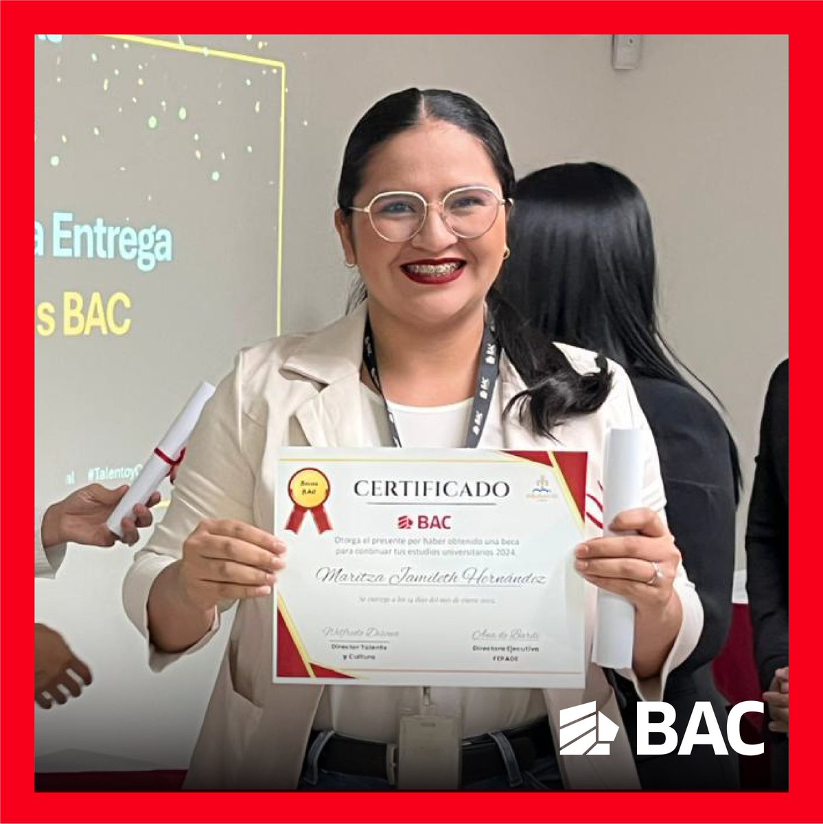 BACCredomaticSV's tweet photo. 📚🌟 Estamos convencidos de que el crecimiento profesional comienza con el acceso a la educación.

Celebramos la entrega de 40 becas universitarias a colaboradores que, con su esfuerzo y dedicación, demuestran que el talento y el compromiso abren nuevas puertas. 🎓💪

#BACApoyo https://t.co/o4YwyYJrUE