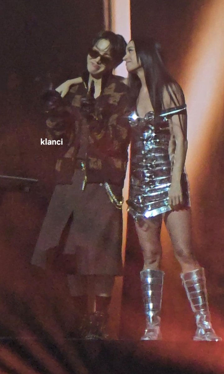 ELE COM A KATE PERRY, QUE AMOR 😭

LE PRINCE J-HOPE AU GALA 
J-HOPE AT LE GALA DES PIÈCES JAUNES 
#jhope_at_GalaDesPiècesJaunes
#GalaDesPiècesJaunes
#jhope_in_paris
#jhope