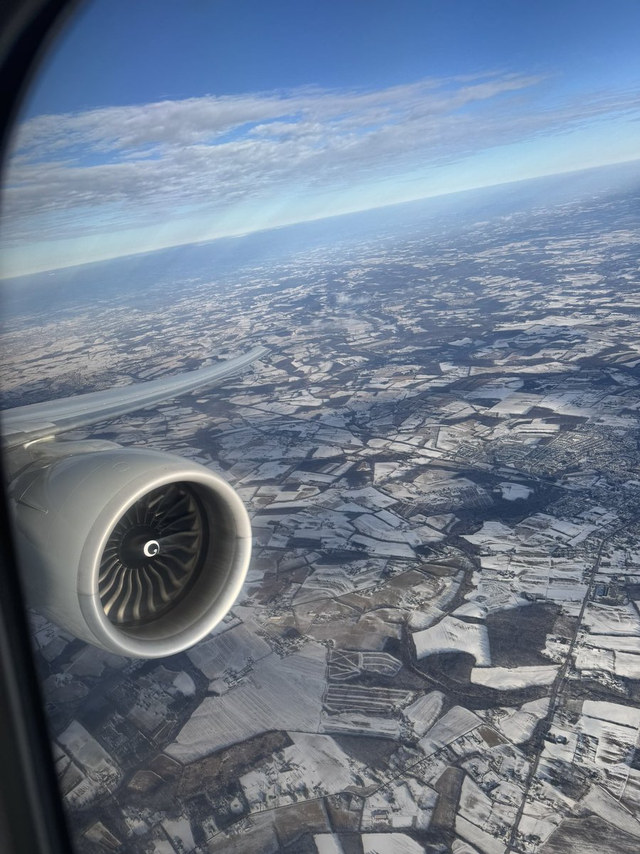 Onboard <a href="/qatarairways/">Qatar Airways</a> 77W Qsuite equipped with #Starlink Wi-Fi from Doha to Washington DC 

#qatarairways #qsuite <a href="/Starlink/">Starlink</a> #ElonMusk #boeing #SpaceX