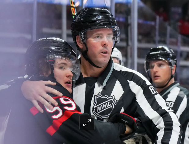 ScoutingTheRefs's tweet photo. Senators vs. Bruins
Referee: TJ Luxmore #21
Referee: Eric Furlatt #27
Linesman: Matt MacPherson #83
Linesman: Ryan Jackson #84
https://t.co/MzCtl437fE
#GoSensGo #NHLBruins #OTTvsBOS #NHL https://t.co/Vq6yoiGUZ9