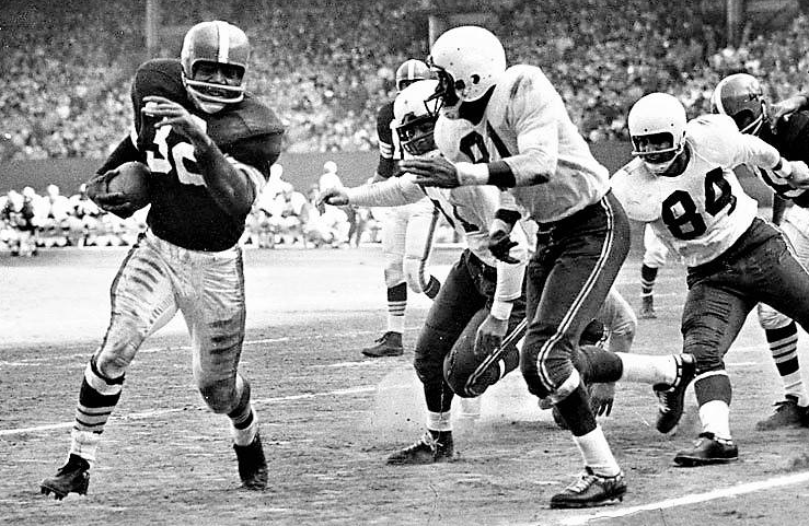 NFL_Journal's tweet photo. #HOFervsHOFer
Jim Brown vs Night Train Lane https://t.co/Uj3DzRi1Zt