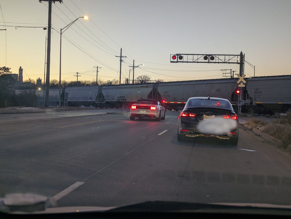 DavidBaker61's tweet photo. Hey Mayor Q, explain to me why the Union Pacific gets to stop it's trains across 85th Street? #QualityoflifeissuesinKC. https://t.co/GW7vZ0qUj4